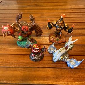 activision skylanders figure lot (4)